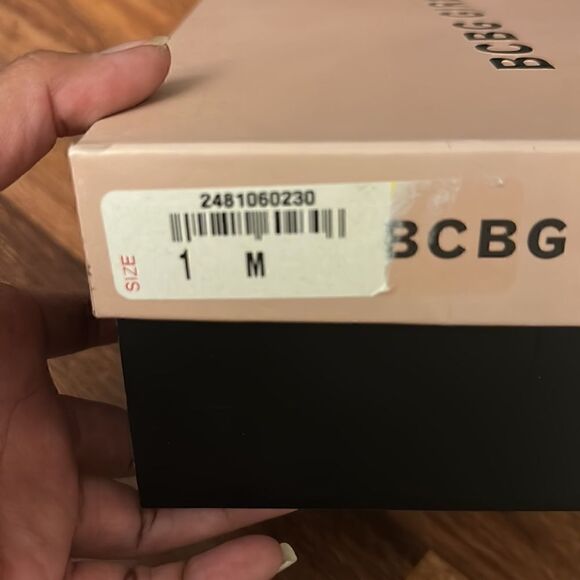 BRAND NEW BCBG SIZE 1 - Picture 3 of 4